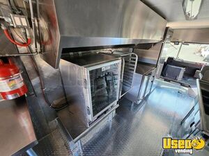 2000 P42 Bakery Food Truck Diamond Plated Aluminum Flooring California Gas Engine for Sale