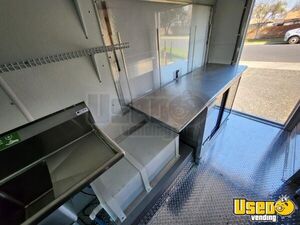 2000 P42 Bakery Food Truck Exterior Customer Counter California Gas Engine for Sale