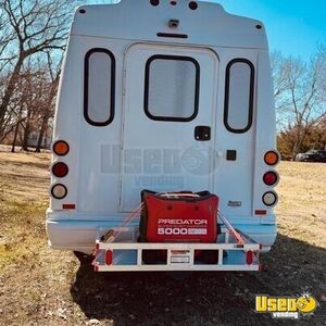 2004 E-350 Pet Care / Veterinary Truck Backup Camera Kansas Gas Engine for Sale