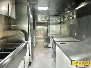 2007 Workhorse All-purpose Food Truck Floor Drains California Gas Engine for Sale