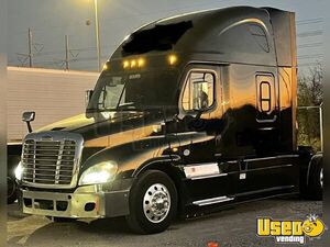 2017 Cascadia Freightliner Semi Truck Texas for Sale