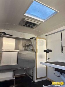 2024 Pet Grooming Trailer Pet Care / Veterinary Truck Electrical Outlets Texas for Sale