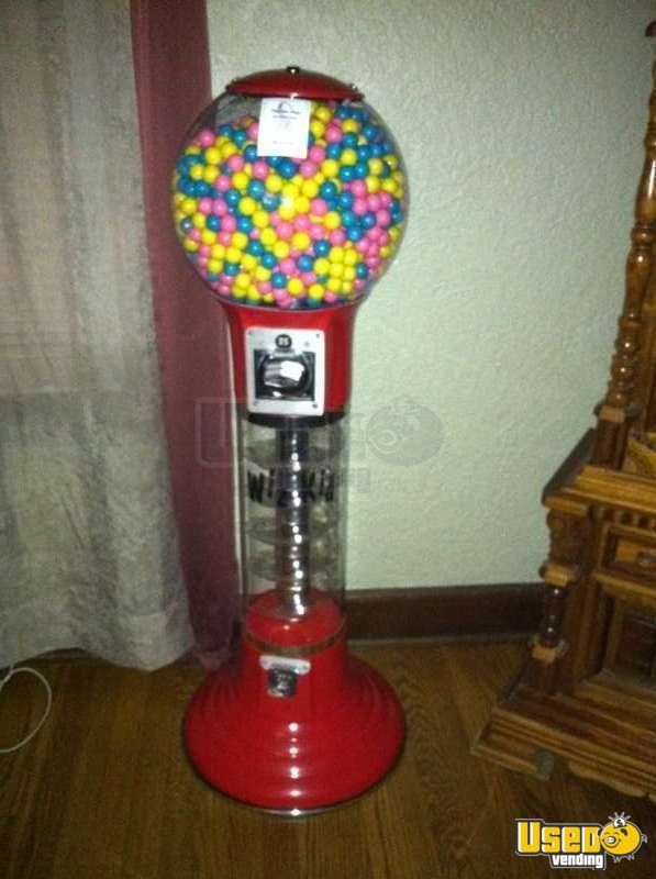 Kid Wizard Machines Spiral Gumball Machines Giant gumball Machines