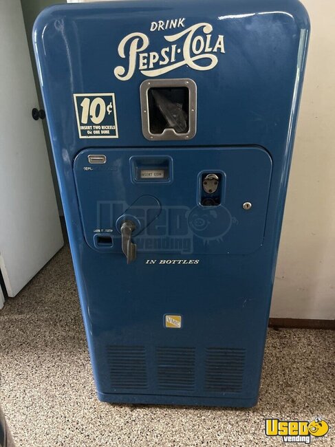 1954 33 Refurbished Soda Vending Machine Maryland for Sale