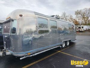 1977 Mobile Salon/barbershop Mobile Hair & Nail Salon Truck New York for Sale