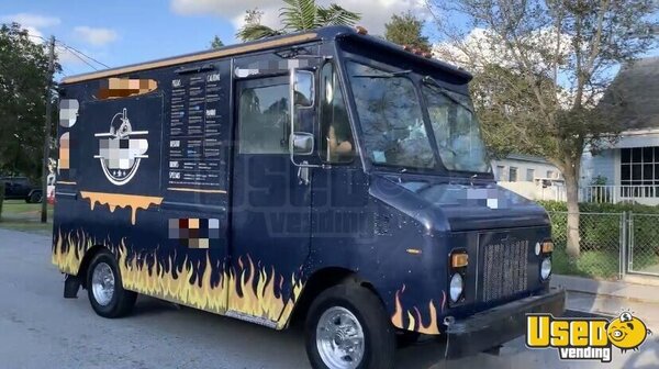 16' Chevrolet P30 Pizza Food Truck 