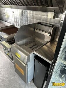 1979 P30 Kitchen Food Truck All-purpose Food Truck Microwave Florida Gas Engine for Sale