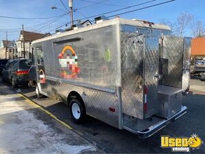 1979 P30 Kitchen Food Truck All-purpose Food Truck Stainless Steel Wall Covers Florida Gas Engine for Sale