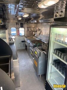 1979 P30 Kitchen Food Truck All-purpose Food Truck Stovetop Florida Gas Engine for Sale