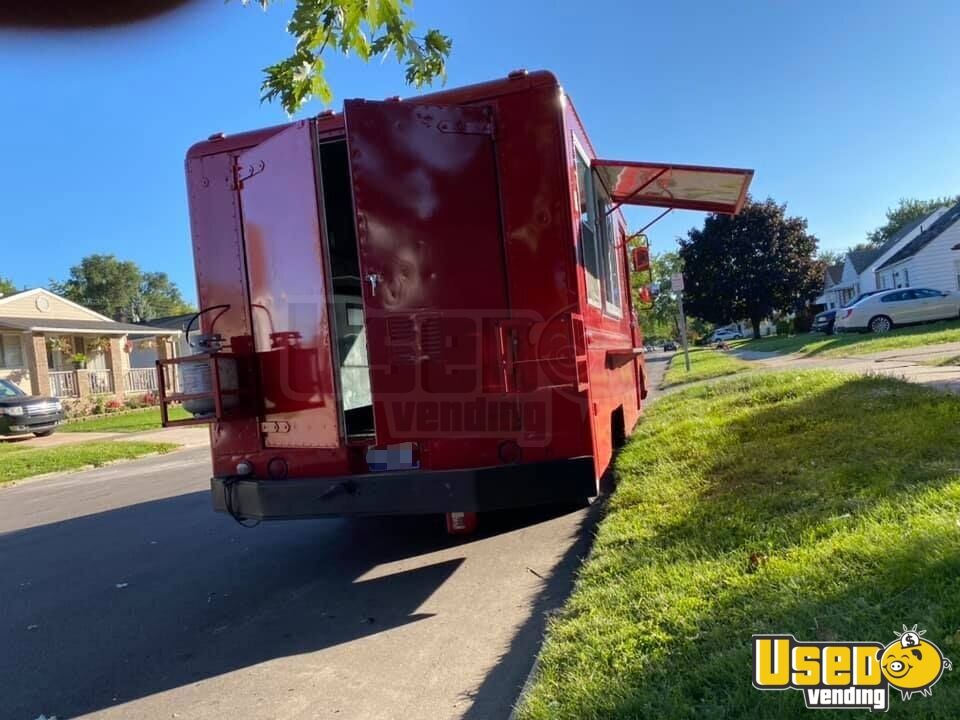 Used Very Clean Chevrolet Food Truck | Mobile Kitchen Food Truck For ...