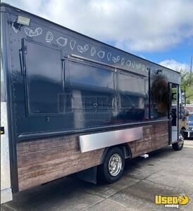 1982 P30 All-purpose Food Truck Air Conditioning Texas Gas Engine for Sale