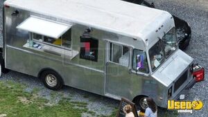 1982 P30 All-purpose Food Truck Deep Freezer Pennsylvania Gas Engine for Sale