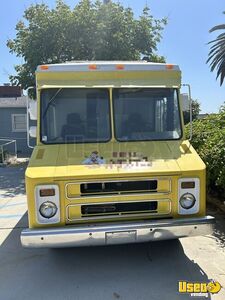 1983 P230 All-purpose Food Truck Stainless Steel Wall Covers California Gas Engine for Sale