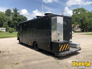 1983 P30 Step Van All-purpose Food Truck Cabinets Michigan Diesel Engine for Sale