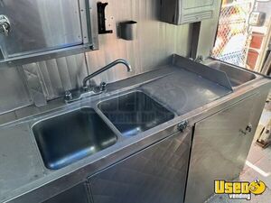 1984 Grumman Food Truck All-purpose Food Truck Hand-washing Sink California Gas Engine for Sale