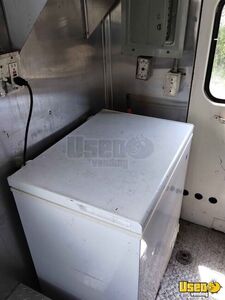 1984 P20 Kitchen Food Truck All-purpose Food Truck Electrical Outlets Michigan for Sale