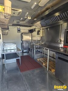 1984 P30 Step Van All-purpose Food Truck Diamond Plated Aluminum Flooring Texas Gas Engine for Sale