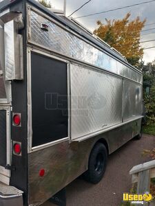 Mobile Commodity Vending Bus, Mobile Grocery Trucks. Mobile Food Truck