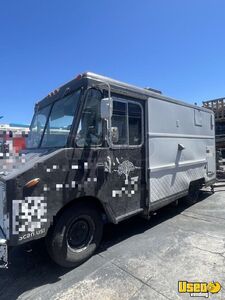 1986 P30 All-purpose Food Truck Stainless Steel Wall Covers Nevada Gas Engine for Sale