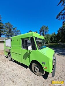 1986 P30 Step Van All-purpose Food Truck Stainless Steel Wall Covers Oregon Diesel Engine for Sale