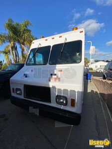 1988 P30 All-purpose Food Truck Air Conditioning California for Sale