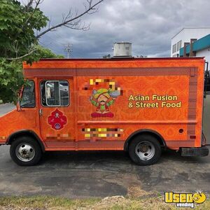 1988 P30 All-purpose Food Truck Concession Window Massachusetts Diesel Engine for Sale