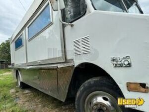 1990 P30 All-purpose Food Truck All-purpose Food Truck Interior Lighting Texas Gas Engine for Sale