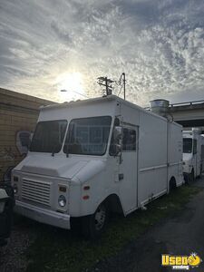 1990 P30 All-purpose Food Truck Concession Window Texas Gas Engine for Sale