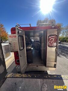 1991 Grumman Olson Barbecue Food Truck Stainless Steel Wall Covers Virginia Diesel Engine for Sale