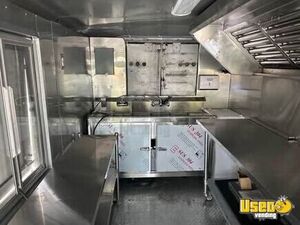 1992 P30 All-purpose Food Truck Diamond Plated Aluminum Flooring California Gas Engine for Sale