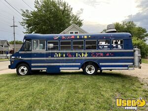 1993 Short School Bus All-purpose Food Truck Cabinets Wisconsin Gas Engine for Sale