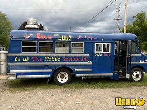 1993 Short School Bus All-purpose Food Truck Concession Window Wisconsin Gas Engine for Sale