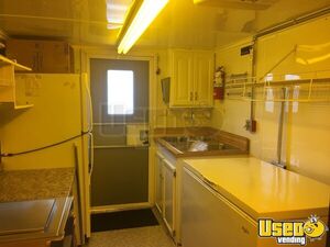 1994 Cm 818cn Kitchen Food Trailer Refrigerator Maryland for Sale