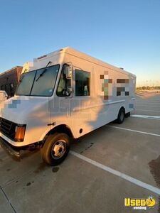 1994 P30 Stepvan Base V8 All-purpose Food Truck Diamond Plated Aluminum Flooring Texas Gas Engine for Sale