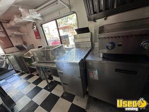 1994 P30 Taco Food Truck Insulated Walls Ohio Gas Engine for Sale