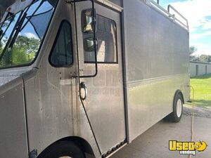 1994 P30 Utility Master All-purpose Food Truck Electrical Outlets Florida Gas Engine for Sale