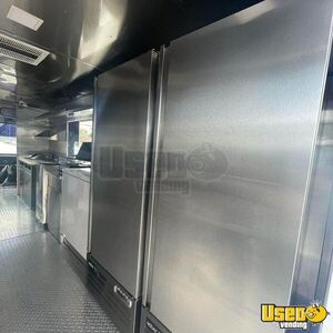 1995 Food Truck All-purpose Food Truck Diamond Plated Aluminum Flooring Texas Gas Engine for Sale