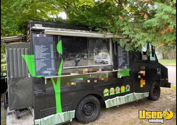 1995 P30 All-purpose Food Truck New York Gas Engine for Sale