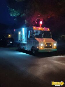 1995 P30 Ice Cream Truck Ice Cream Truck Additional 2 West Virginia Gas Engine for Sale