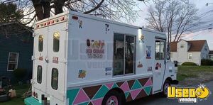 1995 P30 Ice Cream Truck Ice Cream Truck Solar Panels West Virginia Gas Engine for Sale