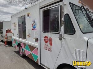 1995 P30 Ice Cream Truck Ice Cream Truck West Virginia Gas Engine for Sale