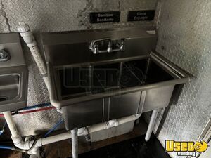 1996 P30 All-purpose Food Truck 25 Tennessee Diesel Engine for Sale
