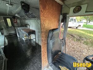 1996 P30 All-purpose Food Truck 38 Tennessee Diesel Engine for Sale