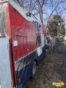 1996 P30 All-purpose Food Truck Fresh Water Tank Illinois Gas Engine for Sale