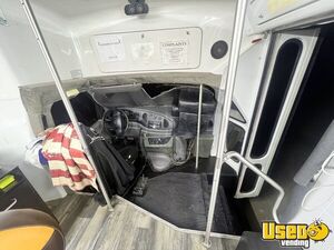 1997 F450 Mobile Hair & Nail Salon Truck Interior Lighting Texas Gas Engine for Sale