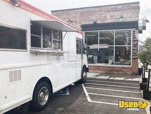 1998 Mt45 Chassis All-purpose Food Truck Diamond Plated Aluminum Flooring Colorado Diesel Engine for Sale