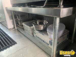 1998 P130 All-purpose Food Truck Deep Freezer New York Diesel Engine for Sale