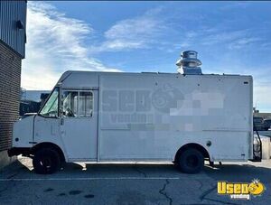 1998 P30 All-purpose Food Truck Concession Window Ontario Gas Engine for Sale