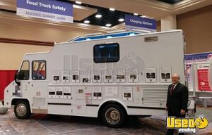 1999 Food Truck All-purpose Food Truck Concession Window California Gas Engine for Sale