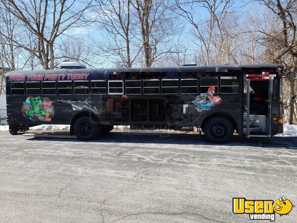 1999 Freightliner Party / Gaming Trailer Illinois Diesel Engine for Sale